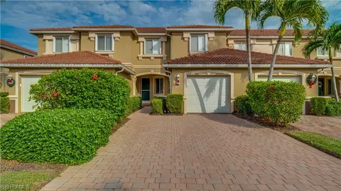 2441 Laurentina Ln, Cape Coral, FL 33909