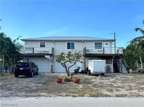 859-861 South St, Fort Myers Beach, FL 33931