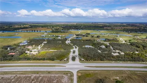 22700 Yellow Button Ln, Alva, FL 33920