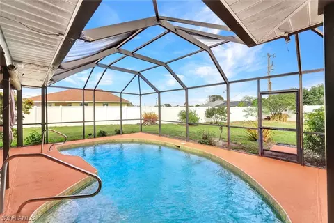 903 SE 19th Ter, Cape Coral, FL 33990