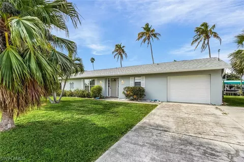 16401 Porto Bello St, Bokeelia, FL 33922
