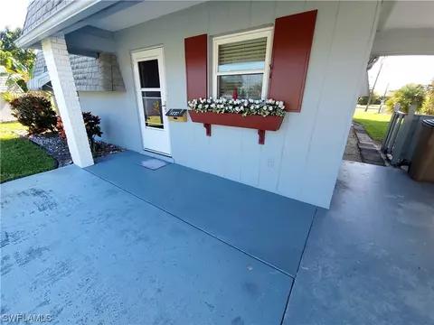 366 Garland Ct, Lehigh Acres, FL 33936