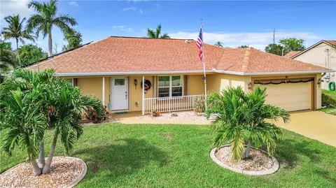 24 SE 17th Ave, Cape Coral, FL 33990