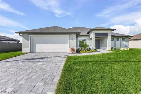 320 NW 6th Pl, Cape Coral, FL 33993