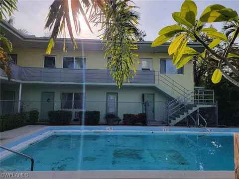 2544 1st St #109, Fort Myers, FL 33901