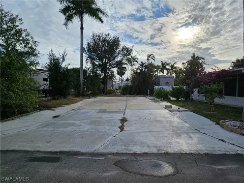 5529 Black Pug Dr, Fort Myers, FL 33908