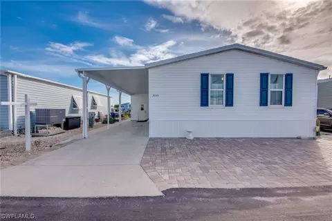 3044 Harpoon Ln, Saint James City, FL 33956