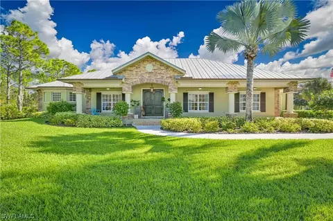 18240 Riverwind Dr, Alva, FL 33920