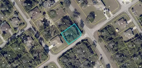 142 Bell Blvd S, Lehigh Acres, FL 33974