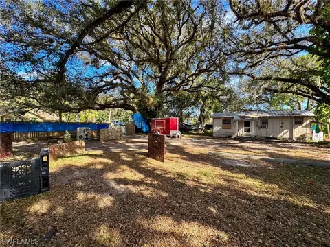 179 E Yeomans Ave, Labelle, FL 33935