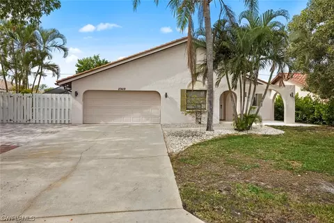 27419 Pelican Ridge Cir, Bonita Springs, FL 34135