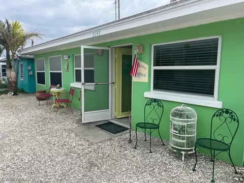 2649 Coco Plum Dr, Matlacha, FL 33993
