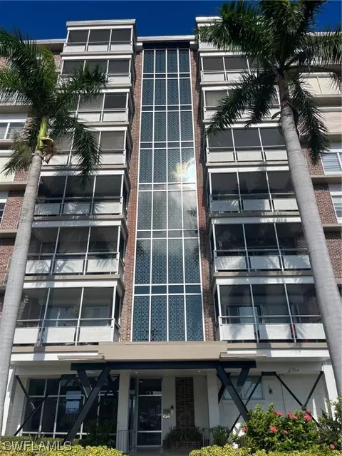 2350 W 1st St #803, Fort Myers, FL 33901