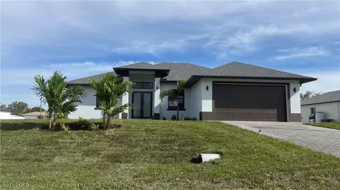 923 NE 2nd Ave, Cape Coral, FL 33909