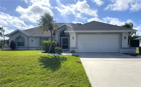 202 SW 32nd Ter, Cape Coral, FL 33914