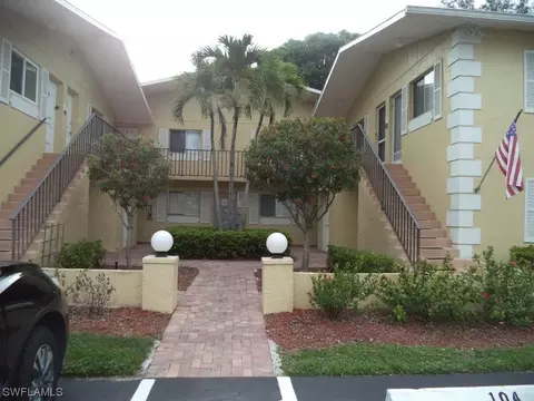 8093 Country Rd #201, Fort Myers, FL 33919