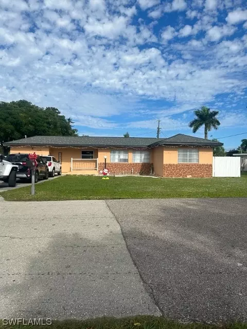2038 Maravilla Cir, Fort Myers, FL 33901