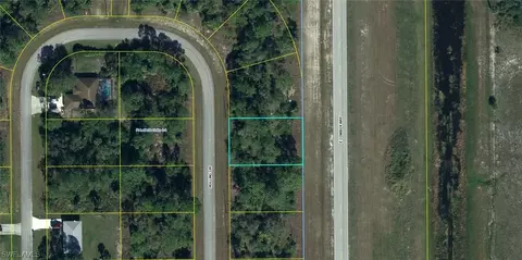 8025 Rolling Cir, Labelle, FL 33935