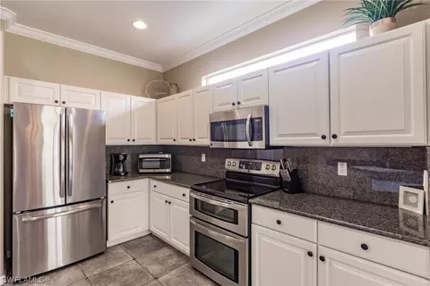 8462 Langshire Way, Fort Myers, FL 33912