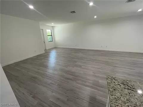 1182 E Benbow Cir, Labelle, FL 33935 photo 3