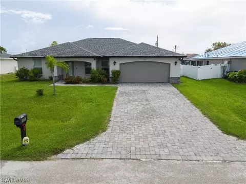 3017 SW 4th Pl, Cape Coral, FL 33914