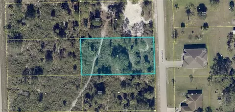 817 Thompson Ave, Lehigh Acres, FL 33972