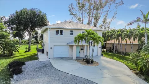 7393 Cobb Rd, Bokeelia, FL 33922
