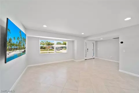 1638 N Hermitage Rd, Fort Myers, FL 33919