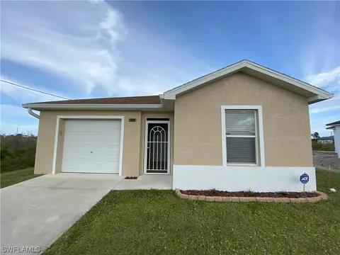 2808 69th St W, Lehigh Acres, FL 33971