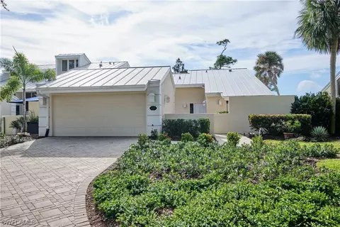 15589 Lockmaben Ave, Fort Myers, FL 33912