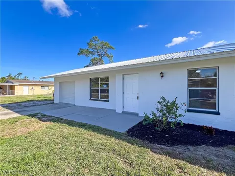 920 Glenn Ave, Lehigh Acres, FL 33972