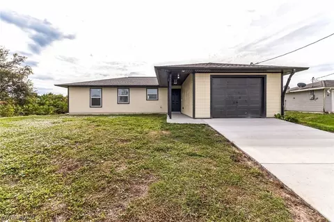 2717 66th St W, Lehigh Acres, FL 33971