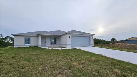9077 Bamboo Cir, Labelle, FL 33935