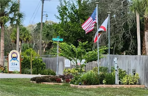 895 Yacht Club Way NW, Moore Haven, FL 33471