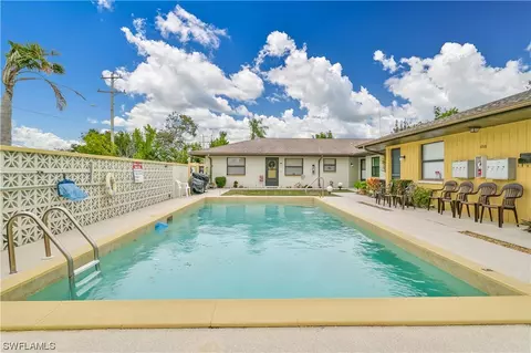 1016 SE 8th St #7, Cape Coral, FL 33990