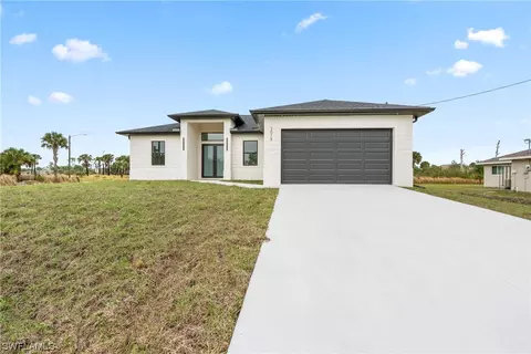 3018 25th St W, Lehigh Acres, FL 33971