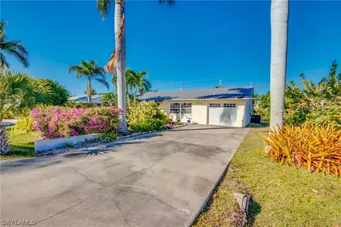 5872 Bonita Rd, Bokeelia, FL 33922