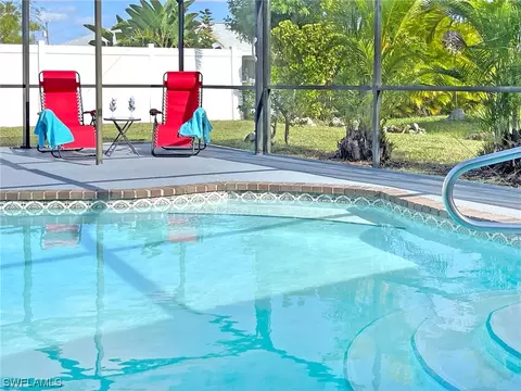 1027 SE 27th Ter, Cape Coral, FL 33904