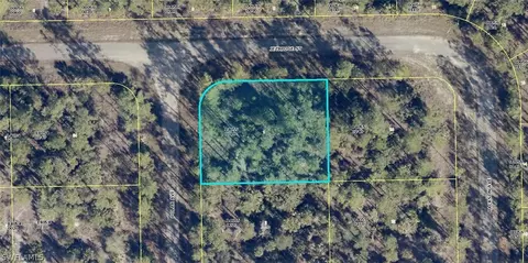 2122 Polar Ave, Alva, FL 33920