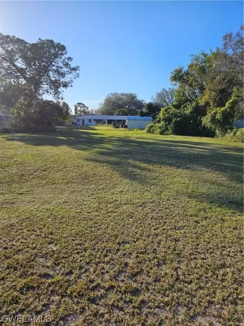 15 Louisiana Rd, Lehigh Acres, FL 33936