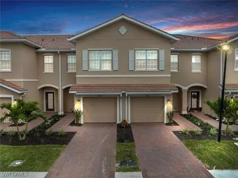 2872 Citrus St, Naples, FL 34120