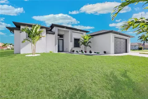 319 NE 17th Pl, Cape Coral, FL 33909