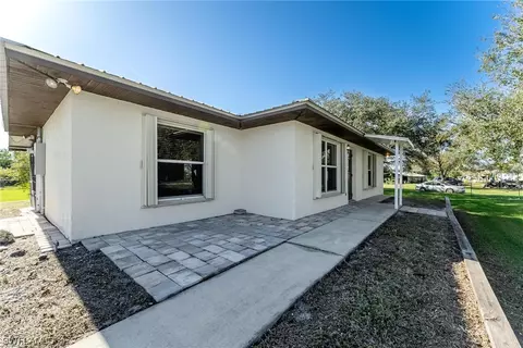 1140 Sealey Rd, Moore Haven, FL 33471 photo 2