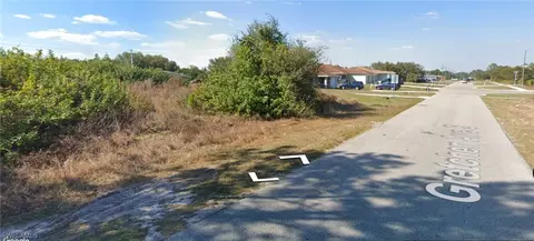 724-726 Gretchen Ave S, Lehigh Acres, FL 33973