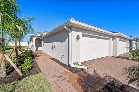 2012 Vermont Ln, Naples, FL 34120 photo 2