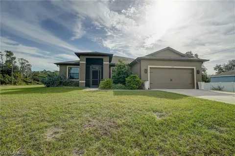713 Zendor Ave, Fort Myers, FL 33913