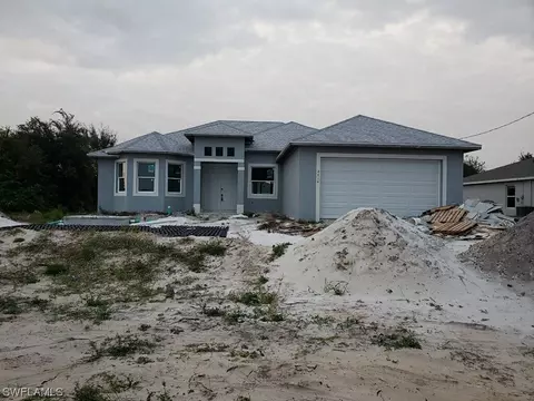 2714 30th St SW, Lehigh Acres, FL 33976