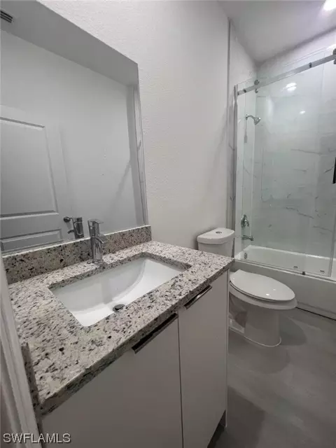 8036 Oakleaf Cir, Labelle, FL 33935 photo 5