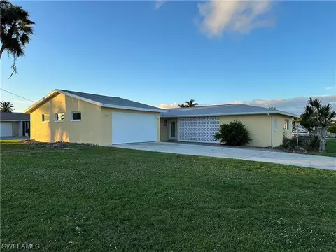 1939 SE 35th St, Cape Coral, FL 33904