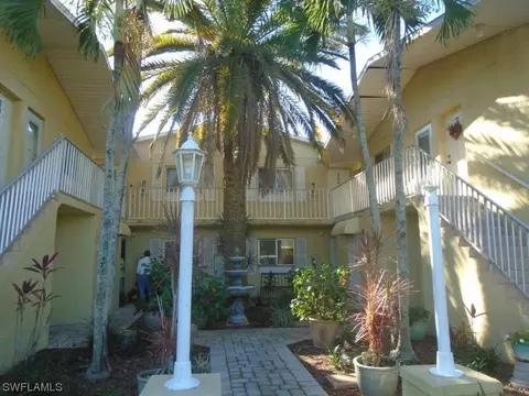 8135 Country Rd #202, Fort Myers, FL 33919